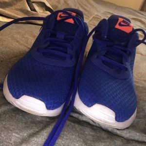 Women’s Nike Tanjun size 9